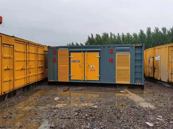 晋中柴油发电机如何判断干式空气滤清器是否需要更换？